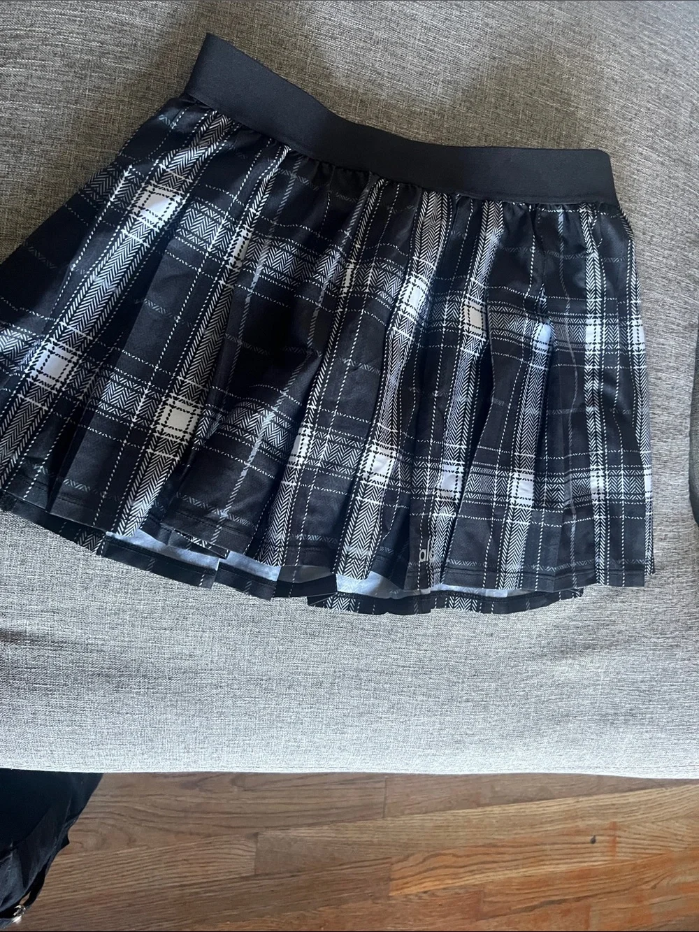 ALO Yoga Black & White Plaid Pleated Skirt